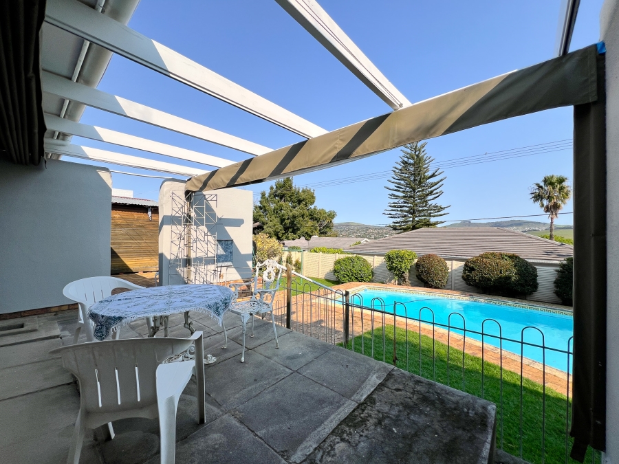 4 Bedroom Property for Sale in Kenridge Western Cape